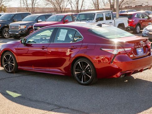 Used 2018 Toyota Camry XSE image 7