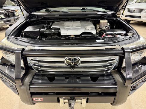 Used 2013 Toyota Land Cruiser AWD/4WD image 31