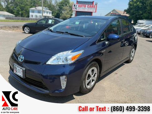 Used 2015 Toyota Prius Two FWD image 3