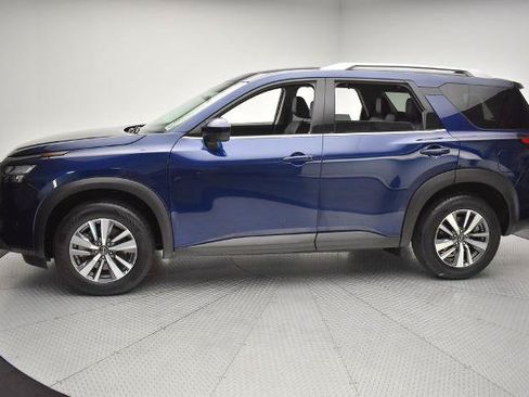 Certified 2025 Nissan Pathfinder SL AWD/4WD image 8