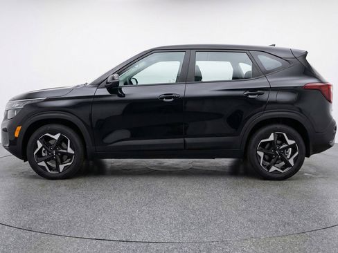 Used 2025 Kia Seltos S FWD image 5