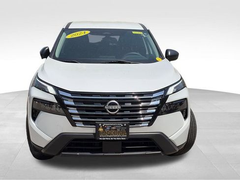 Used 2024 Nissan Rogue S AWD/4WD image 2