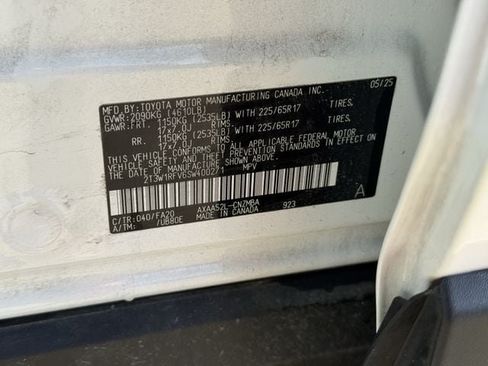 Used 2025 Toyota RAV4 XLE FWD image 34