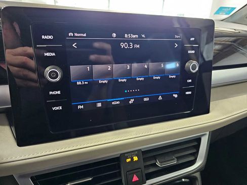 New 2025 Volkswagen Taos SE image 28