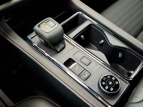 Used 2024 Nissan Pathfinder Rock Creek AWD/4WD image 16