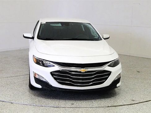 Used 2024 Chevrolet Malibu LT FWD image 2