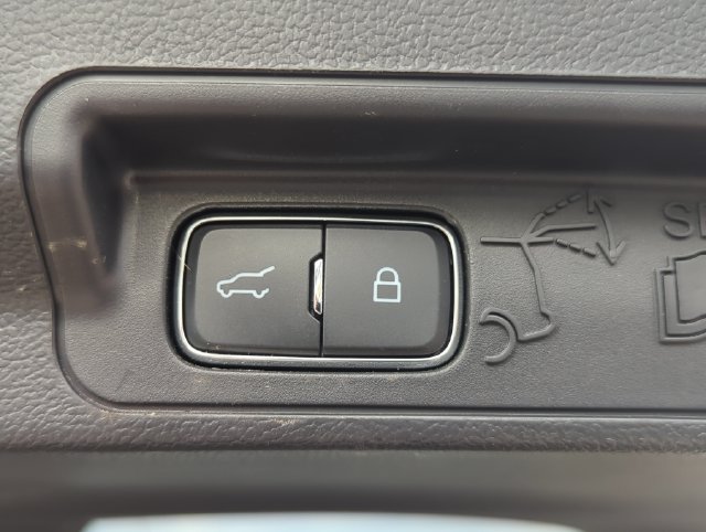 Used 2025 Ford Explorer Active w/ Active Comfort Package AWD/4WD image 9