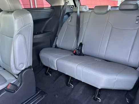 Certified 2026 Toyota Sienna XLE FWD image 19