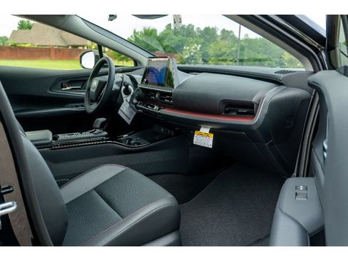 New 2026 Toyota Prius Plug-In Hybrid FWD image 19