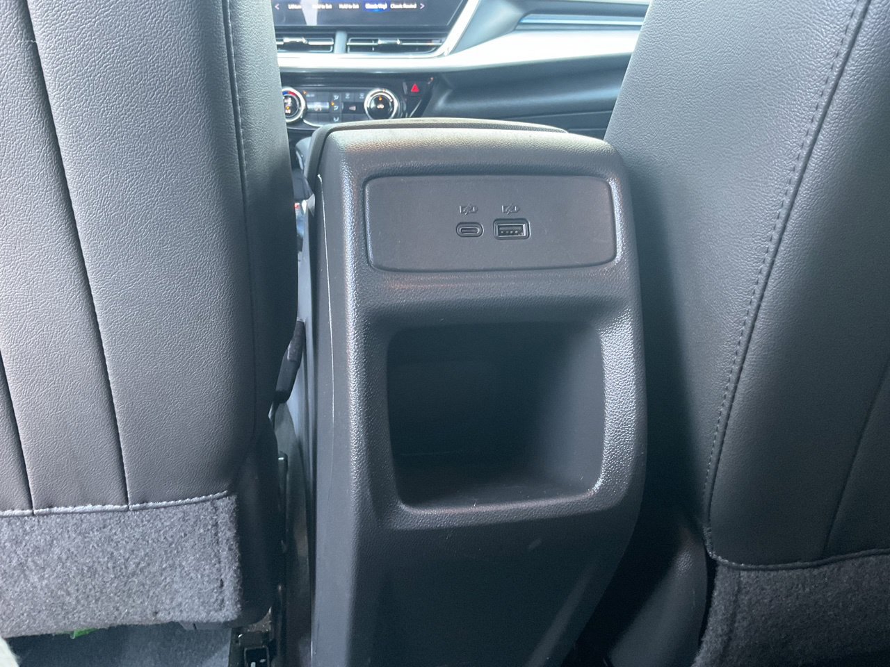 Used 2025 Chevrolet Trax LT FWD image 9