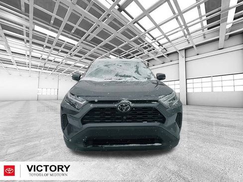 Used 2022 Toyota RAV4 XLE image 8