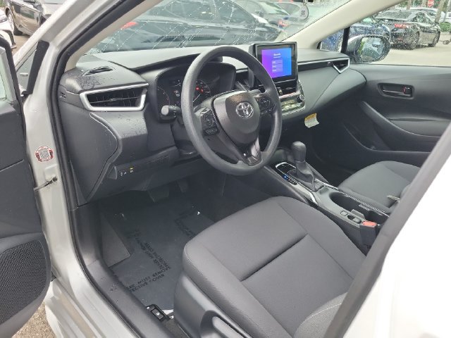 Used 2025 Toyota Corolla LE FWD image 12