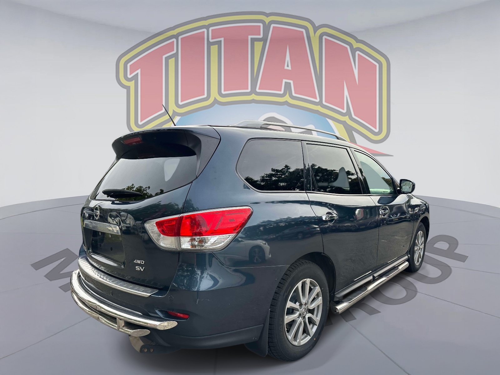 Used 2015 Nissan Pathfinder SV w/ Cargo Package FWD image 3