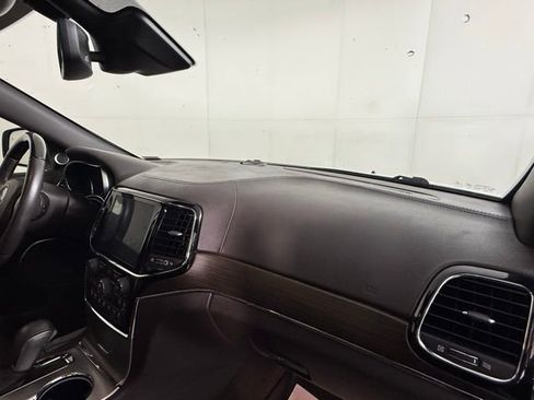 Used 2019 Jeep Grand Cherokee Overland image 31