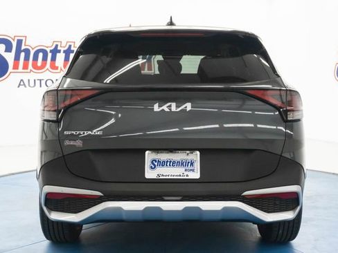 Used 2024 Kia Sportage EX FWD image 6