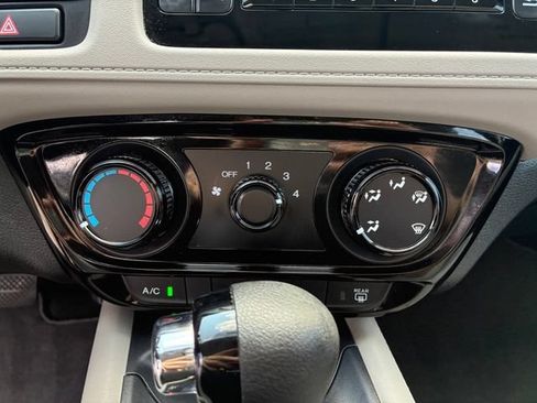 Used 2021 Honda HR-V LX image 26