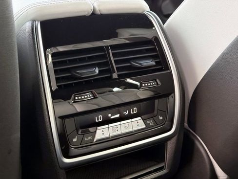 Certified 2023 BMW X7 xDrive40i w/ M Sport Package image 16