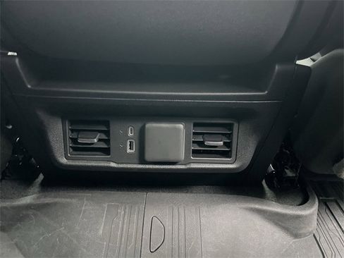 Used 2024 GMC Sierra 2500 SLE image 15