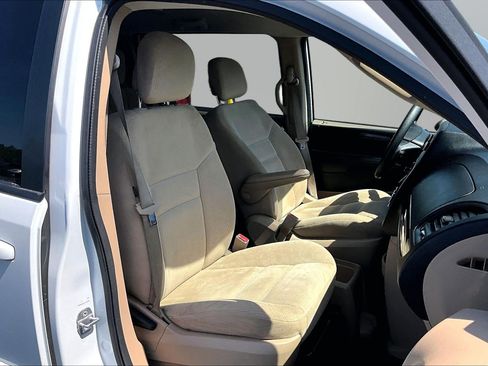 Used 2014 Dodge Grand Caravan SE w/ Quick Order Package 29E SE FWD image 7