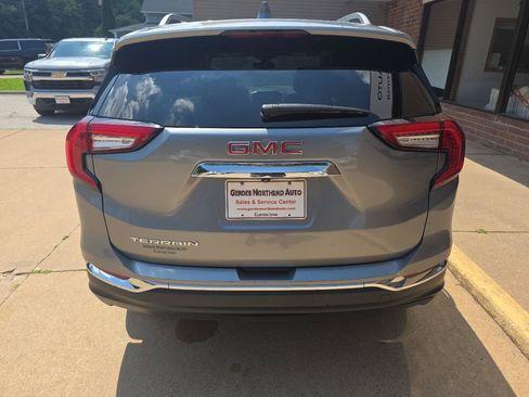 Used 2024 GMC Terrain SLT FWD image 25