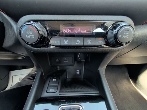 Used 2021 Nissan Kicks SR w/ Interior Electronics Package FWD image 22