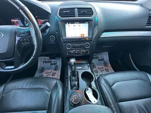 Used 2017 Ford Explorer XLT w/ Equipment Group 202A image 11