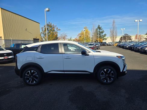 New 2026 Nissan Kicks SV w/ SV Premium Package image 4