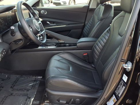 Used 2023 Hyundai Elantra Limited image 24