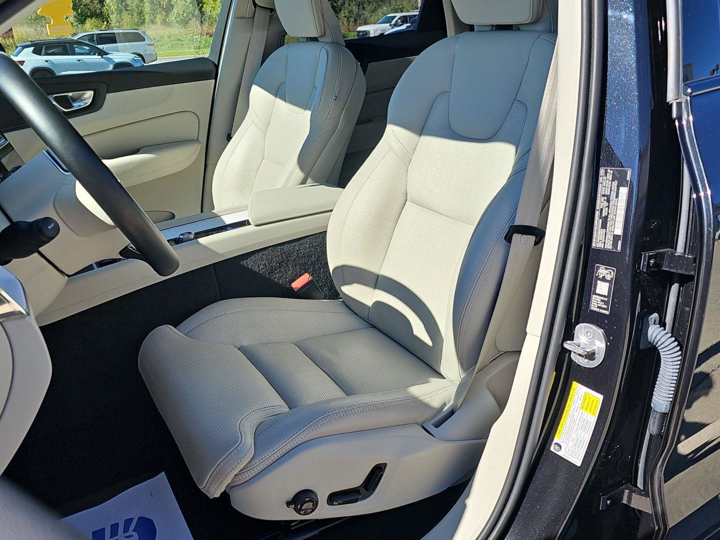 Used 2026 Volvo XC60 B5 Ultra w/ Protection Package Premier AWD/4WD image 19