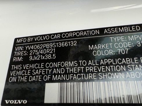 Certified 2025 Volvo XC90 B6 Plus image 22