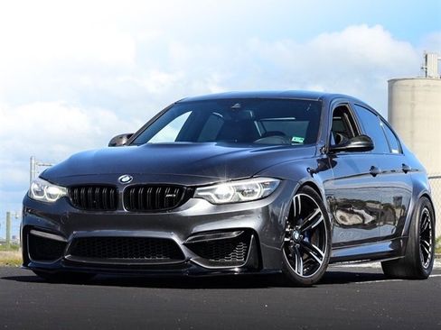 Used 2018 BMW M3 CS image 4