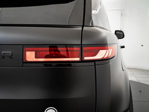 New 2026 Land Rover Range Rover Sport image 9