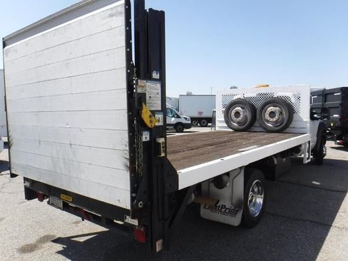 Used 2016 Ford F550 2WD Regular Cab Super Duty image 3