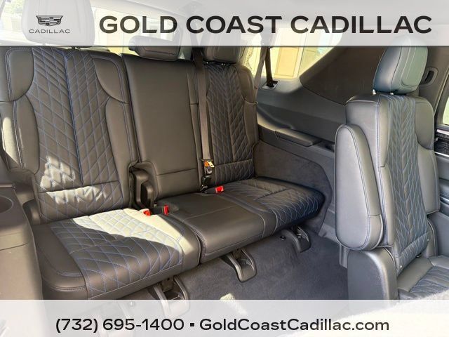 Used 2026 Cadillac Escalade IQL Sport 1 w/ LPO, ONYX Package AWD/4WD image 17
