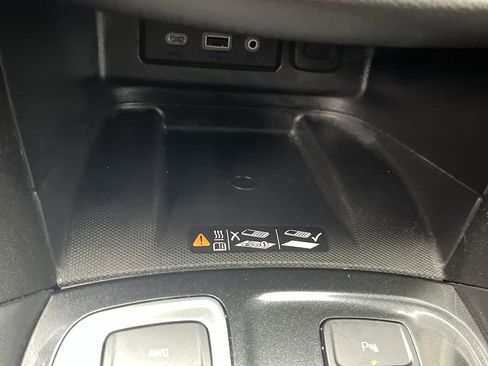 Certified 2022 Chevrolet Equinox Premier w/ LPO, Floor Liner Package image 24