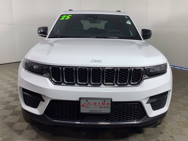 Used 2025 Jeep Grand Cherokee Laredo X w/ Luxury Tech Group I AWD/4WD image 7