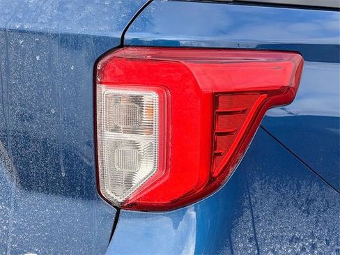 Used 2021 Ford Explorer XLT w/ Equipment Group 202A image 13