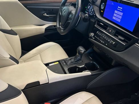 Certified 2025 Lexus ES 300h w/ Premium Package FWD image 15
