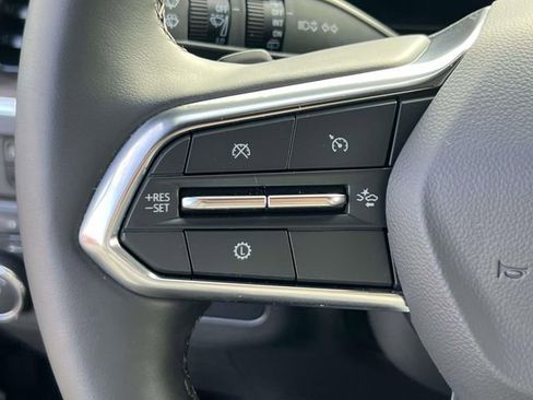 Certified 2025 Chevrolet Suburban Premier image 22