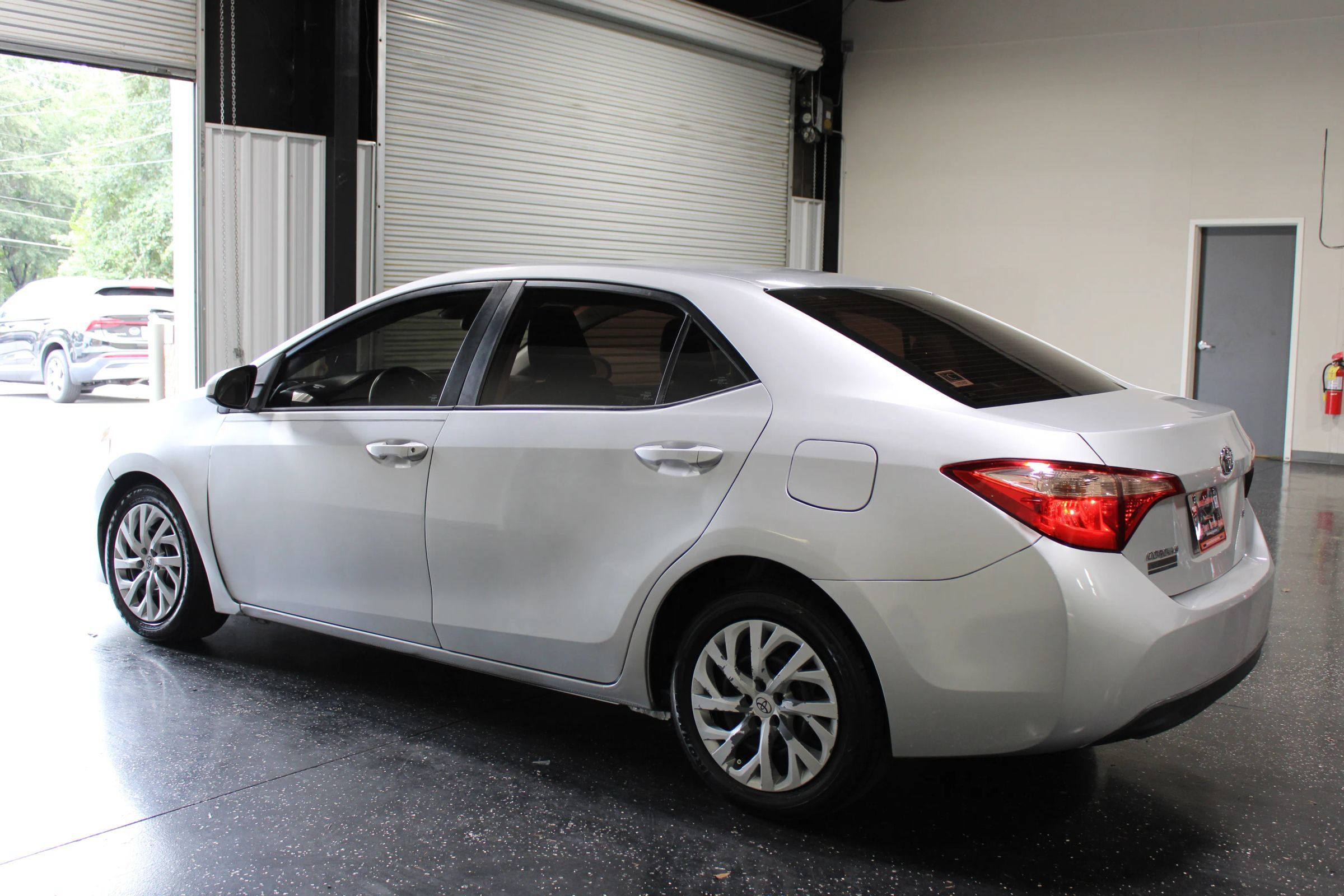Used 2019 Toyota Corolla LE FWD image 5
