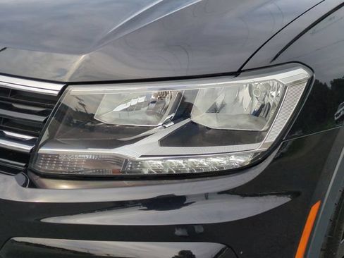 Used 2020 Volkswagen Tiguan SE R-Line AWD/4WD image 9