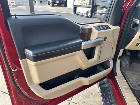 Used 2015 Ford F150 Lariat image 26