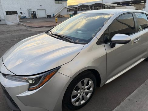 Used 2025 Toyota Corolla LE FWD image 10