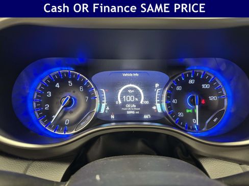 Used 2023 Chrysler Pacifica Touring-L FWD image 22