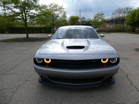Used 2015 Dodge Challenger SRT RWD image 2