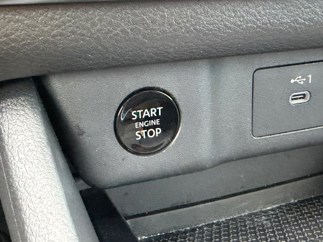 Used 2025 Nissan Rogue SV FWD image 25