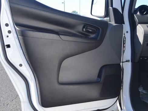 Used 2019 Nissan NV200 SV w/ Navigation Package image 17