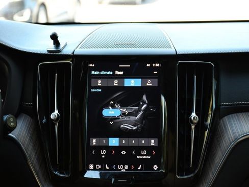 Used 2022 Volvo XC60 B5 Inscription w/ Protection Package Premier image 22