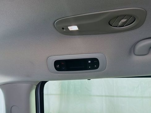 Used 2024 Chrysler Pacifica Touring-L FWD image 25