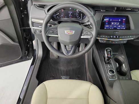 Certified 2022 Cadillac XT4 Sport FWD image 16